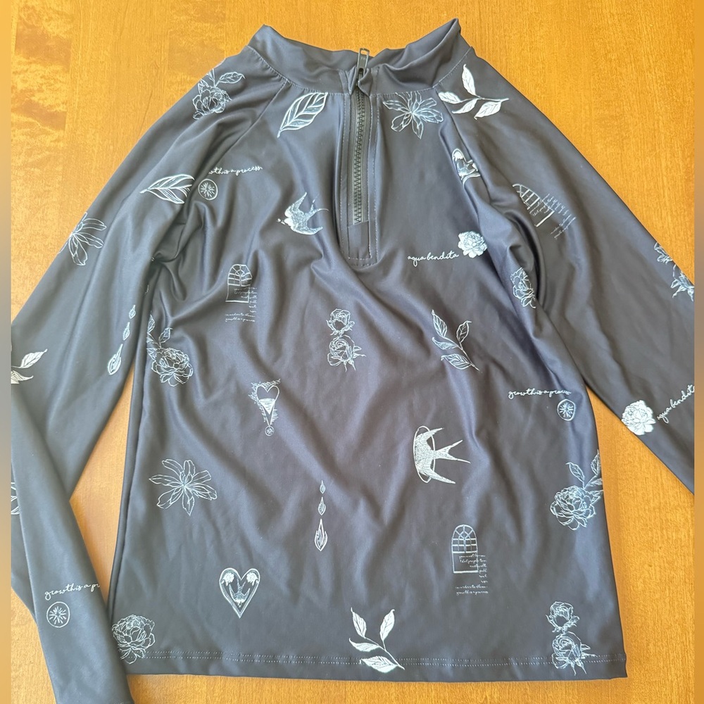 Agua Bendita Black and Gray girls rashguard